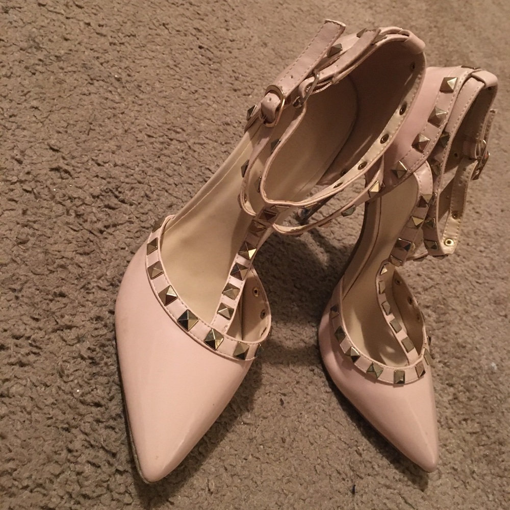Heels - Picture 3 of 3